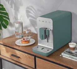 SMEG Buse Vapeur BCC02EGMEU - Vert émeraude 9 SMEG Buse Vapeur BCC02EGMEU - Vert émeraude -CaféStyle Boutique 4 machine a cafe smeg bleu buse vapeur