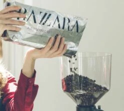 1kg Café En Grain Aromamore Arabica/Robusta - BAZZARA 11 1kg Café En Grain Aromamore Arabica/Robusta - BAZZARA -CaféStyle Boutique cafeengrainbazzaraaromamorekgillustration2