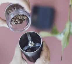 Moulin à Café COMANDANTE C40 MK4 Nitro Blade American Cherry -CaféStyle Boutique comandante mk4 internal 1 1