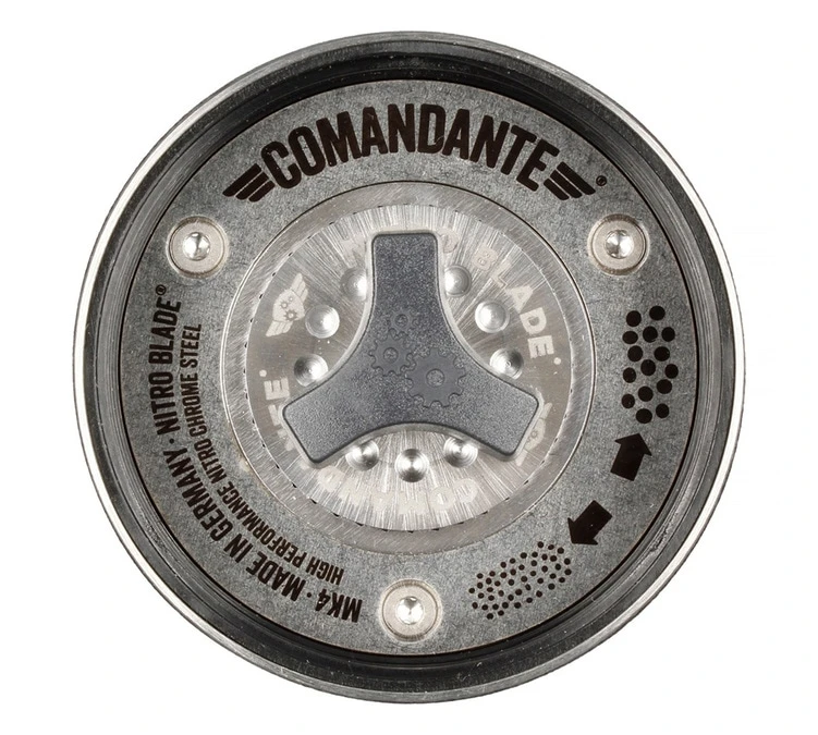 Moulin à Café COMANDANTE C40 MK4 Nitro Blade Liquid Amber 2 Moulin à Café COMANDANTE C40 MK4 Nitro Blade Liquid Amber – Image 2