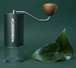 Moulin à Café Manuel COMANDANTE C40 MK4 Nitro Blade Racing Green -CaféStyle Boutique comandante racinggreen 2
