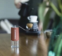 Moulin à Café COMANDANTE C40 MK4 Nitro Blade Sunset 9 Moulin à Café COMANDANTE C40 MK4 Nitro Blade Sunset -CaféStyle Boutique comandante sunset 5