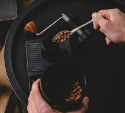 Moulin à Café Manuel D-KANTA MG05 Noir + Café De Spécialité Offert 10 Moulin à Café Manuel D-KANTA MG05 Noir + Café De Spécialité Offert -CaféStyle Boutique dkanta moulinmanuel 1