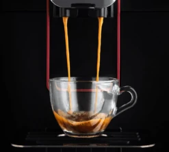 GAGGIA Magenta Milk -CaféStyle Boutique expresso broyeur magenta milk repose tasse