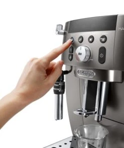 DELONGHI Magnifica S Smart FEB 2541.TB Titanium Garantie 3 Ans -CaféStyle Boutique feb 2541.tb mano 1