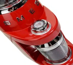 Moulin à Café SMEG Rouge CGF01RDEU Années 50 -CaféStyle Boutique smeg broyeur rouge 4