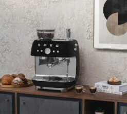 Machine Expresso SMEG EGF03BLEU Noire Années 50 Avec Moulin Intégré -CaféStyle Boutique smeg egf03 noire 5
