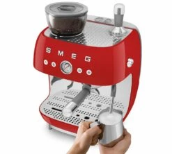 Machine Expresso SMEG EGF03RDEU Rouge Années 50 Avec Moulin Intégré -CaféStyle Boutique smeg egf03 rouge 3